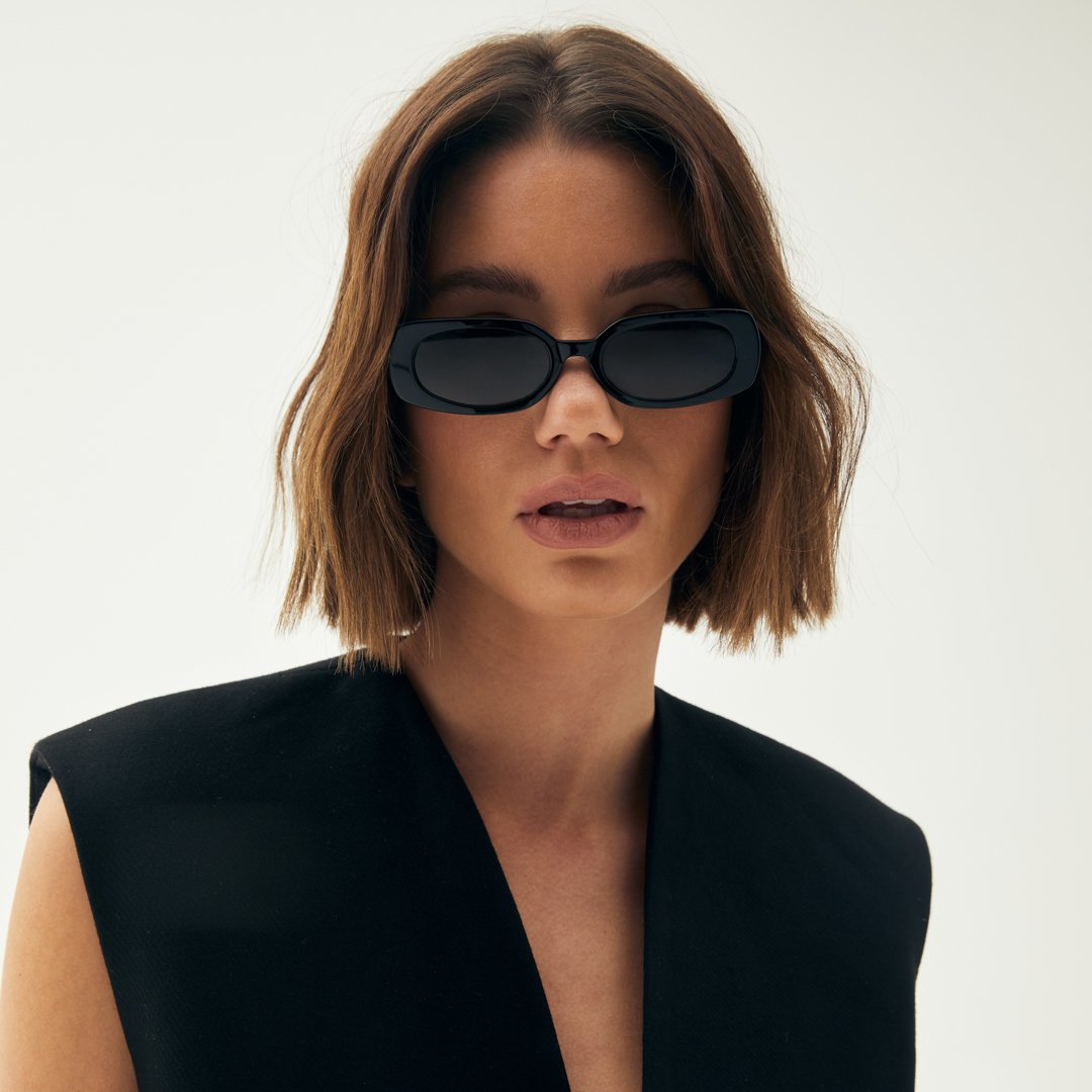 Olsen - Black/Smoke